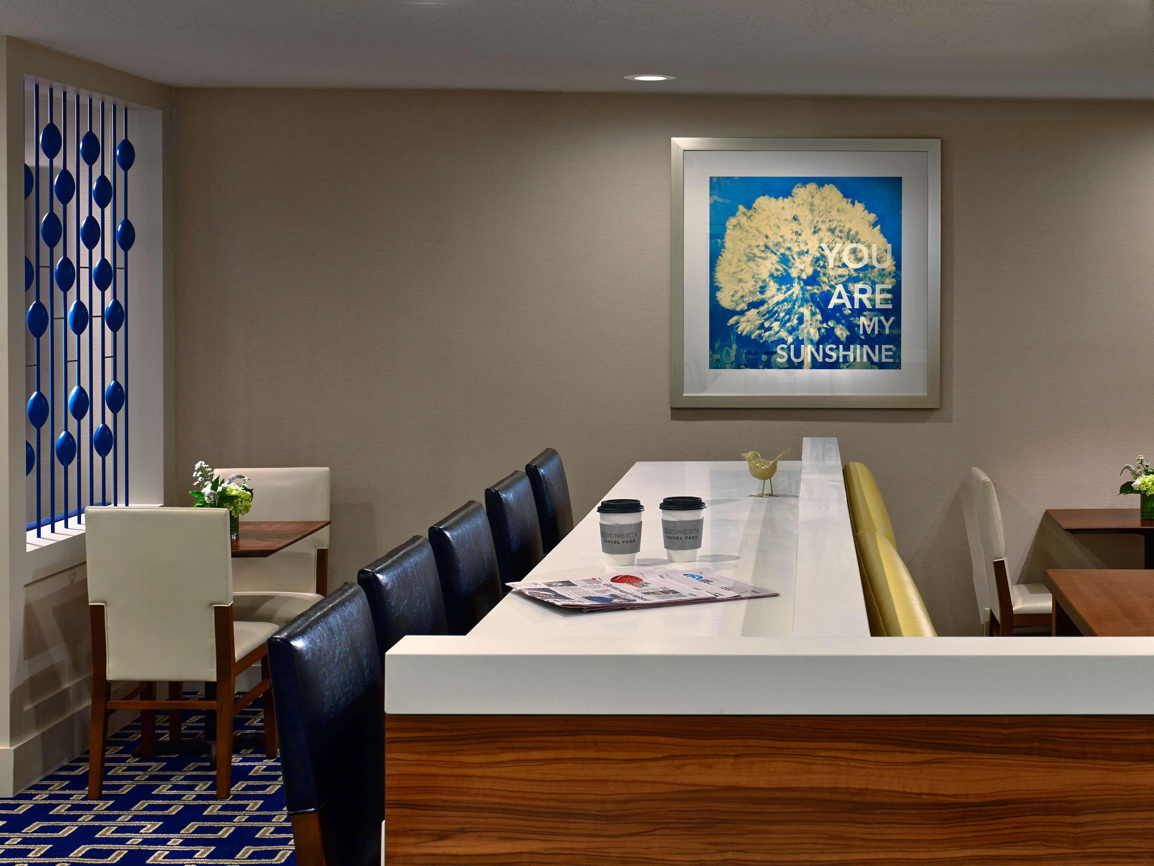Sonesta Es Suites Берлингтон Экстерьер фото